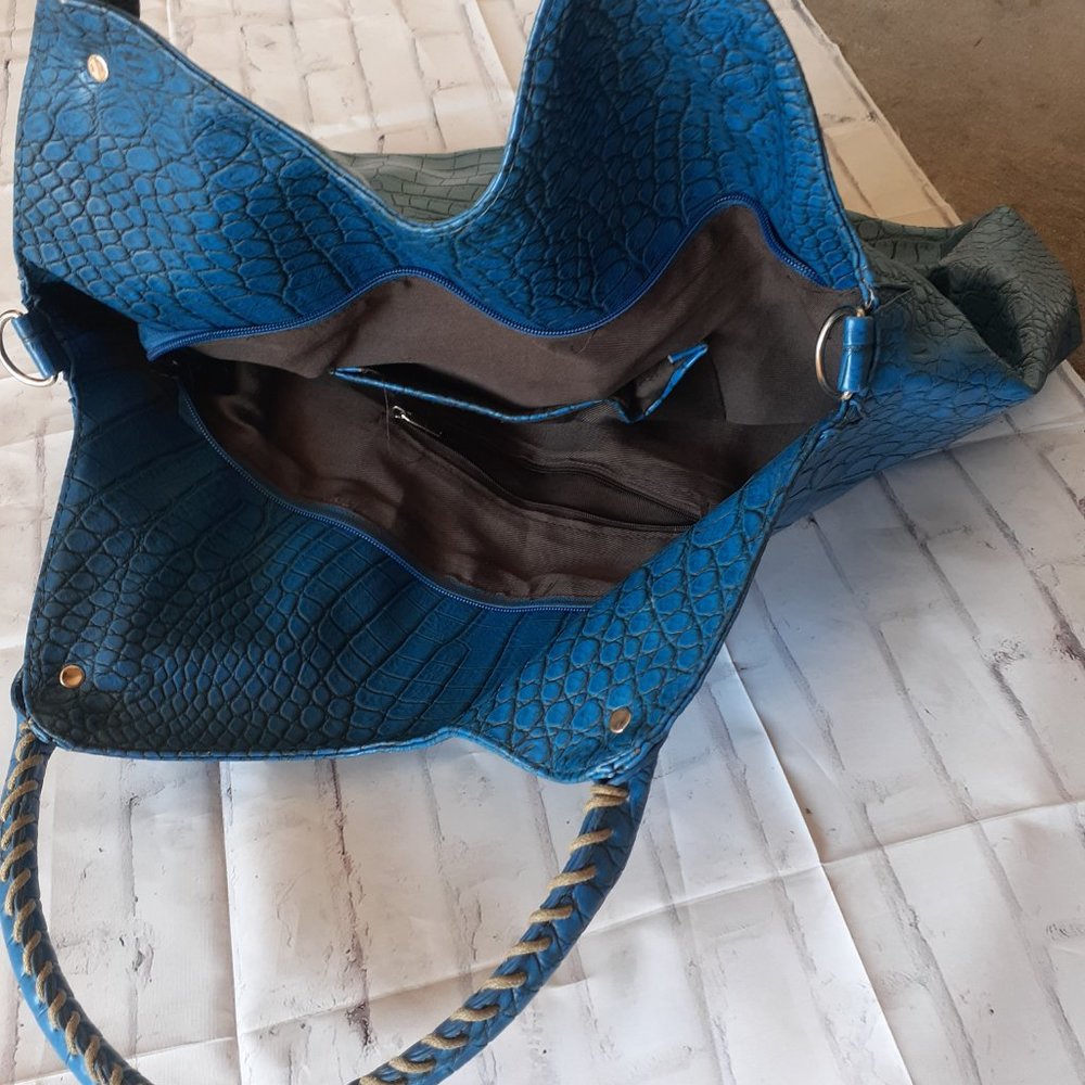 Large Blue Purse - Picture 3 of 8